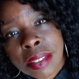 Meet your Posher, Liz